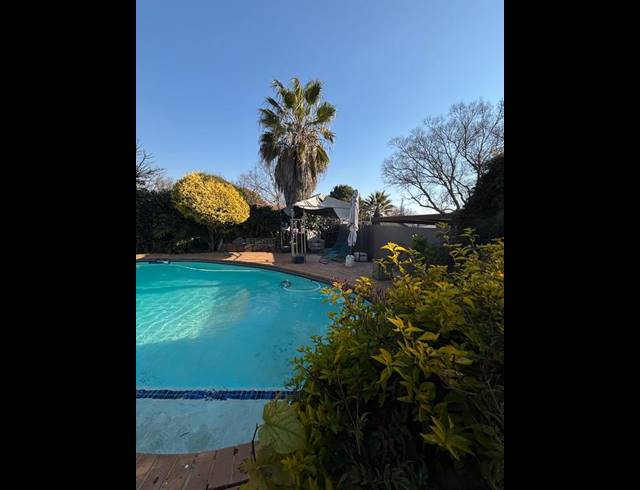 3 BEDROOM PROPERTY TO RENT IN HIGHWAY GARDENS